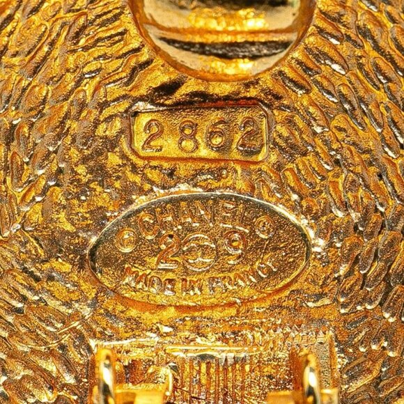 CHANEL CC Logos Mesh Round Clip-On Earrings Gold Tone 29 Auth D-228-7 - Picture 3 of 3